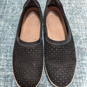 Black suede Earth origins slip on kicks